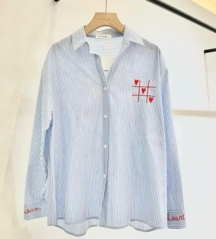 Blusa con bordado corazón